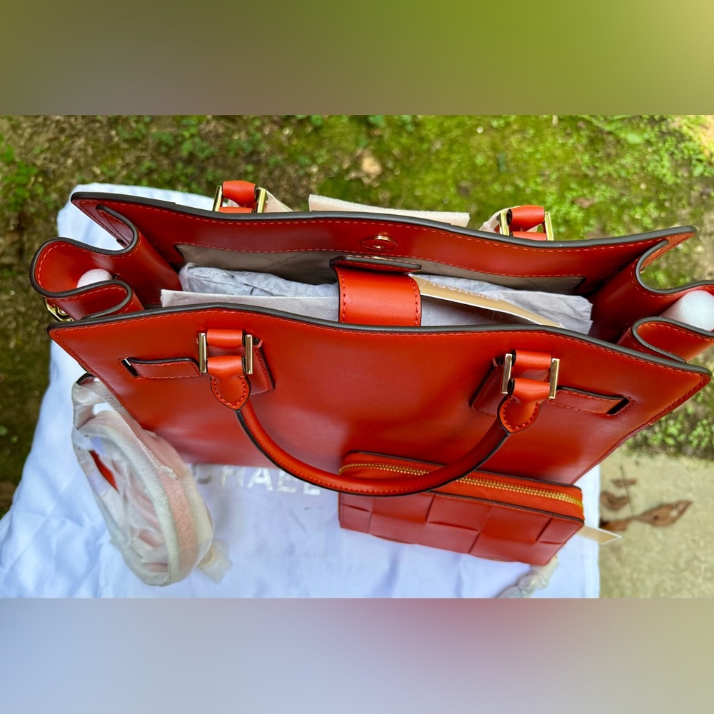Michael Kors Bold Orange Satchel and Wallet Set - Picture 6 of 14